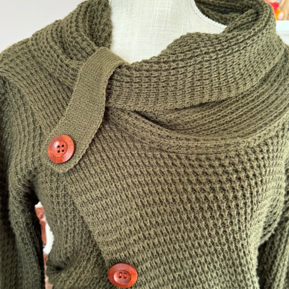 Olive Green Buttoned Women Sweater - Picture 3 of 3